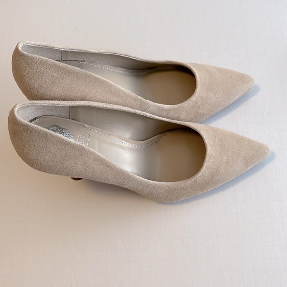 Vince Camuto NWOB Puntolis Almond Beige Suede Platform Pointed Toe Heels Size 10 - Picture 4 of 15
